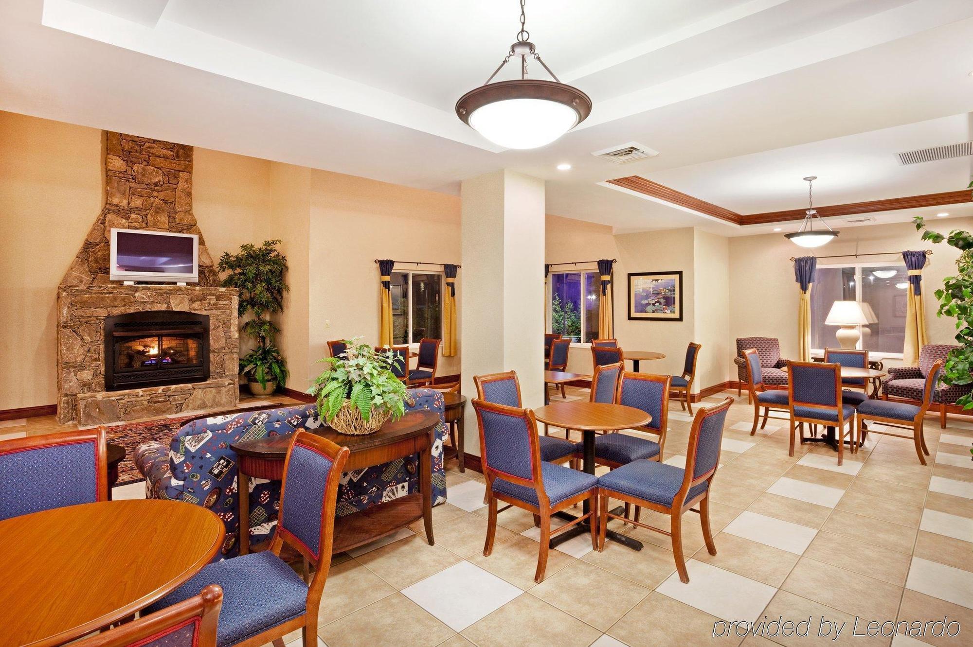 Holiday Inn Express Hotel & Suites Cherokee-Casino By Ihg Zewnętrze zdjęcie